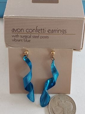 Vintage Avon Vibrant Blue Confetti Twist Drop Earrings